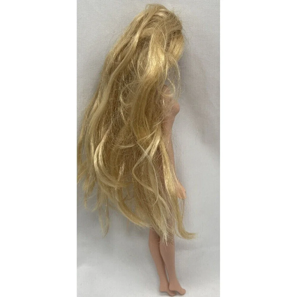 2009 Mattel Princess Barbie Fashionistas Blonde Doll Rapunzel